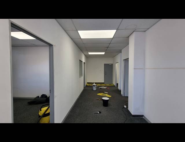 1,223M² WAREHOUSE TO LET IN GLEN MARAIS